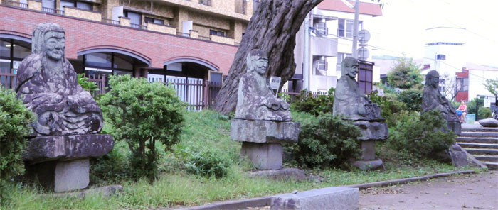 茶畑公園（羅漢公園）の石像群